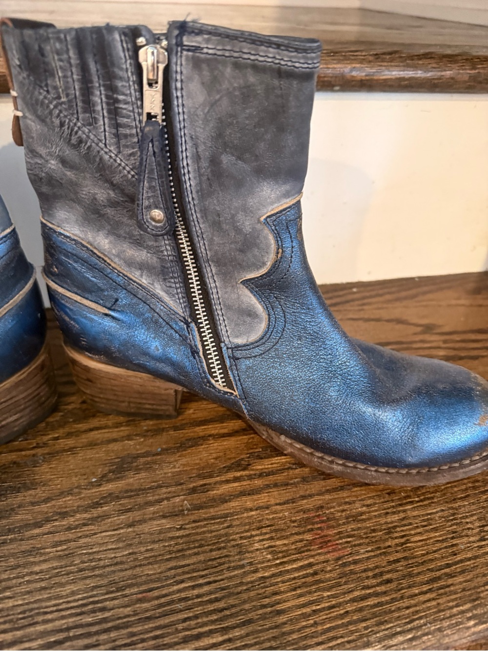 Freebird * Blue Ramone* size 8Metallic Blue Leather Ankle Boots with Side Zipper - Picture 4 of 12